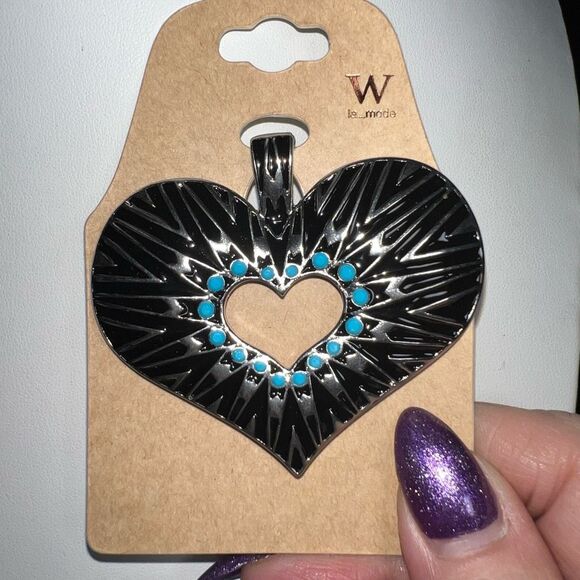 No Brand Jewelry - Silver Tone and Turquoise Colored Heart Magnetic Pendant